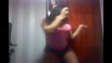 latina cachonda bailando